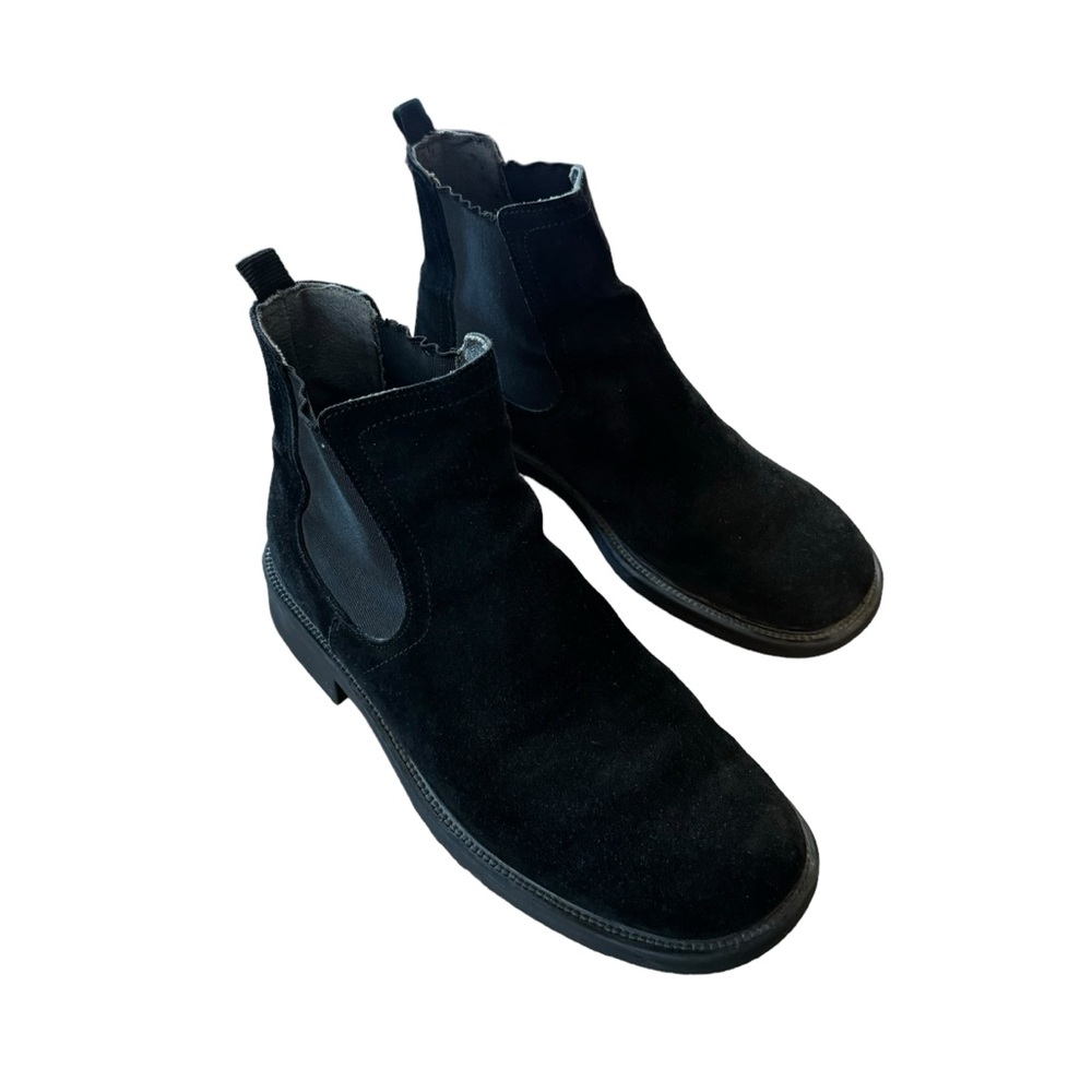 *Men’s Skechers Collection Size 10 Medium Black Suede Pull On Chukka Boots